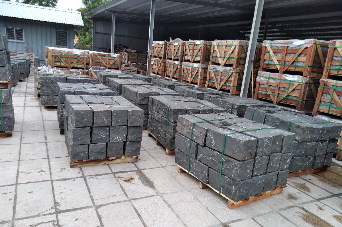 Basalt walls stone/bricks