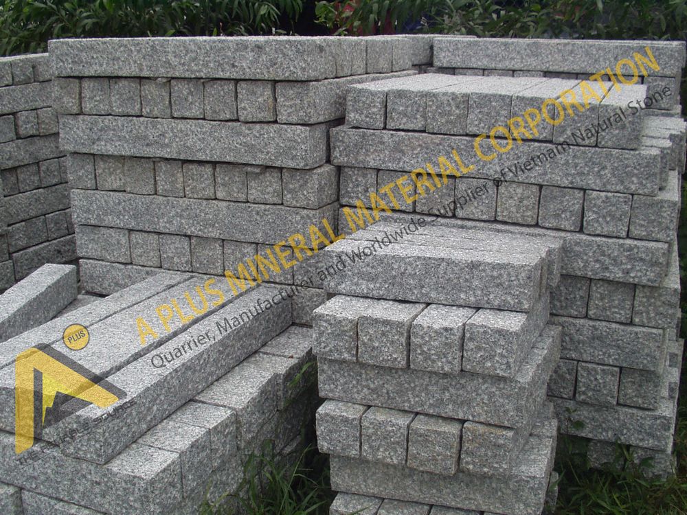 Granite kerbs/palisades